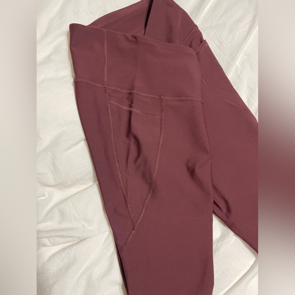 Old Navy Powersoft Leggings - Picture 4 of 4